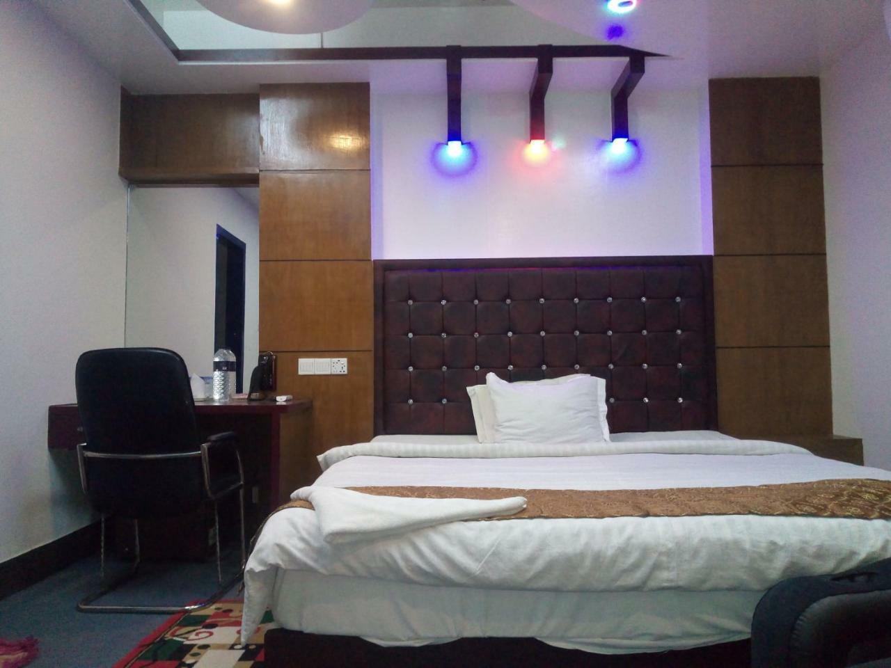 Hotel Blue Bird 다카 외부 사진